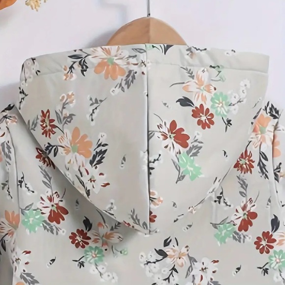 Hooded Floral Jacket - Picture 5 of 5